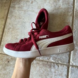 Maroon / burgundy suede puma sneakers girls size 4.5